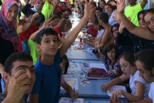 Otizm kampında aileler nefes aldı